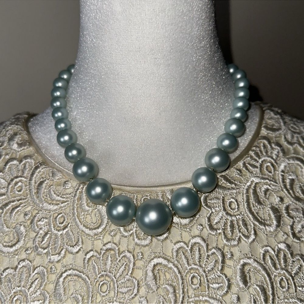 Vintage 60’s 70’s Light Blue Gold Tone Chain Chunky Faux Pearl Short Necklace